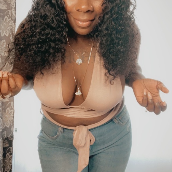 Deep plunge halter top - Picture 1 of 4